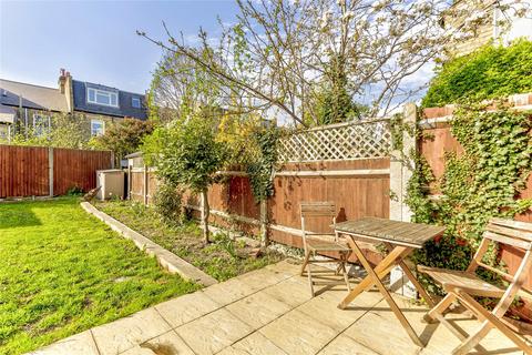 Pendle Road, Furzedown, SW16 2 bed flat for sale