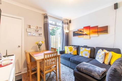Oldfield Road, Harlesden, London, NW10 2 bed flat for sale