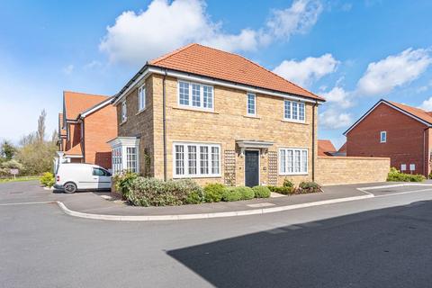 Modern family home in Yatton's... 4 bed detached house for sale