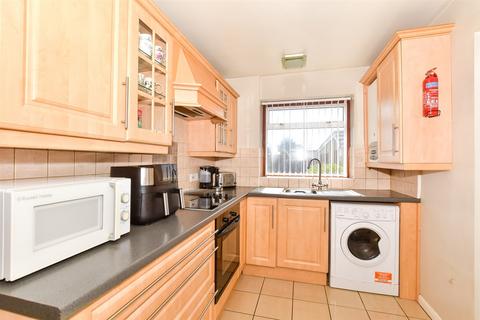 Priory Grove, Aylesford ME20 3 bed semi