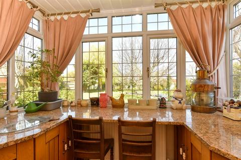 Oak Avenue, Sheerness ME12 4 bed detached house for sale