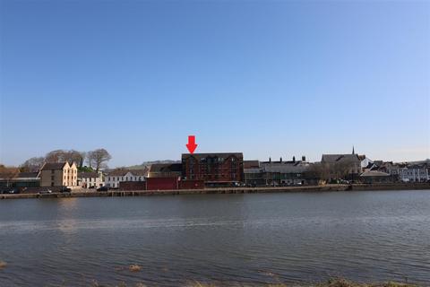 Riverside Court, Castle Street... 1 bed apartment for sale