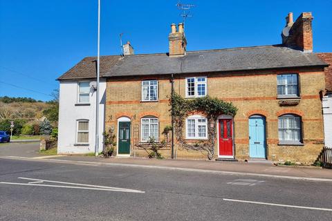 The Green, Clophill, Bedfordshire, MK45 2 bed cottage for sale