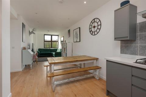 Wraik Hill, Whitstable 2 bed apartment for sale