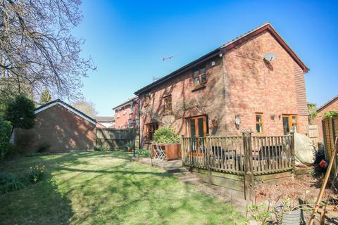 Quartz Close, Wokingham, RG41 4 bed detached house for sale