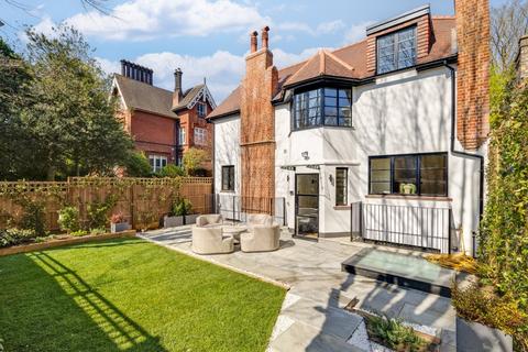 NETHERHALL GARDENS, HAMPSTEAD, NW3... 5 bed semi