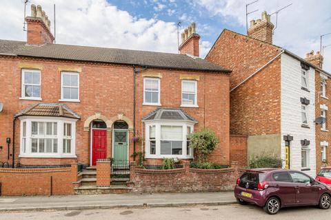 Silver Street, Newport Pagnell MK16 3 bed end of terrace house for sale