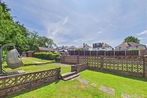 Sundale Avenue, South Croydon 3 bed semi