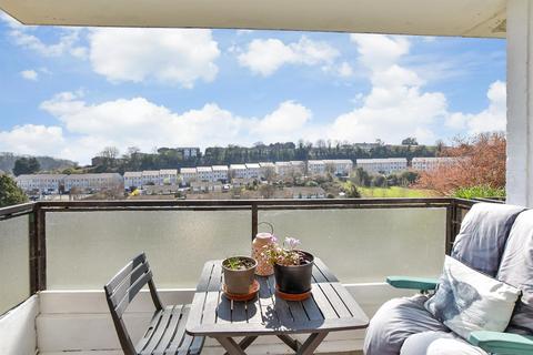 Collingwood Court, Folkestone CT20 2 bed ground floor flat for sale