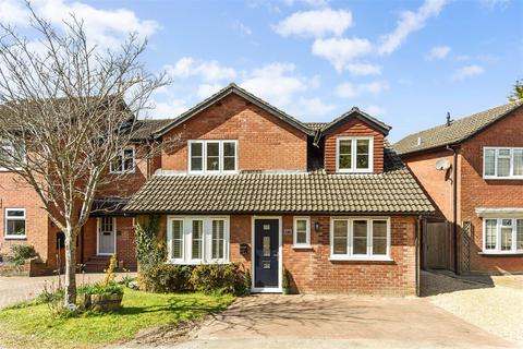 Valley Park Drive, Clanfield 5 bed detached house for sale