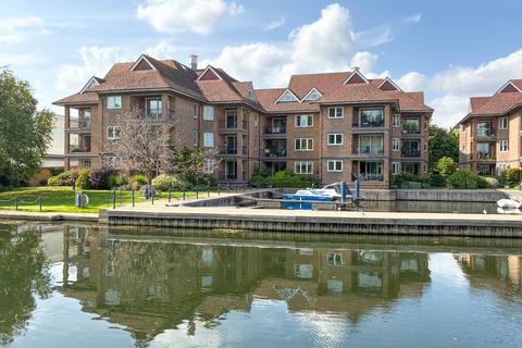 Mariners Way, Cambridge 2 bed apartment for sale