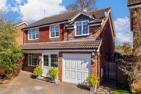 The Fieldings, Horsham RH13 4 bed detached house for sale