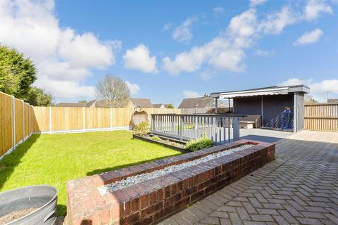 Green Lane, Dover CT15 4 bed bungalow for sale