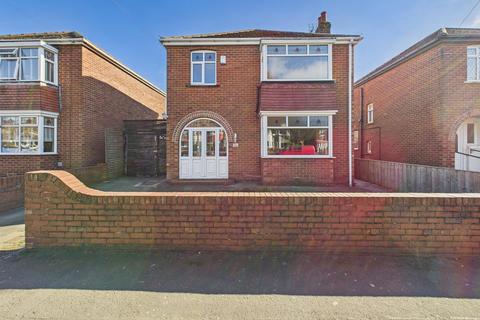 Queensgate, Bridlington 3 bed detached house for sale