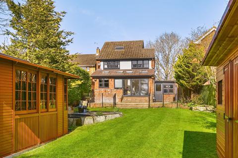Faversham Road, Ashford TN25 4 bed property for sale
