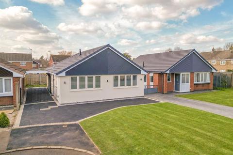 Caversham Close, Nuneaton CV11 2 bed detached bungalow for sale