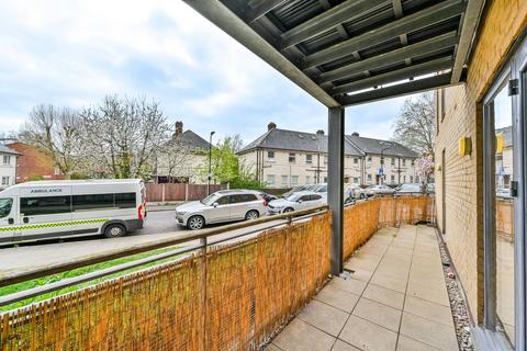 Woodmill Road, Clapton, London, E5 1 bed flat for sale