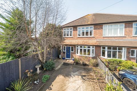 Studland Road, Byfleet, KT14 3 bed semi