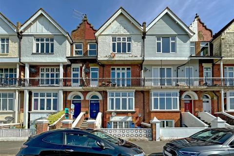 South Terrace, Littlehampton BN17 1 bed apartment for sale
