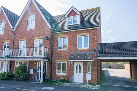 Westland Drive, Lee on the Solent, PO13 3 bed end of terrace house for sale