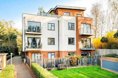 Station Approach, London N12 2 bed flat for sale
