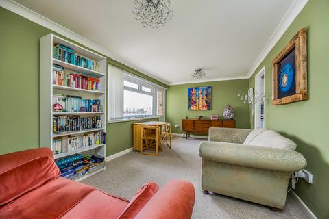 Annes Court, Hayling Island... 2 bed flat for sale