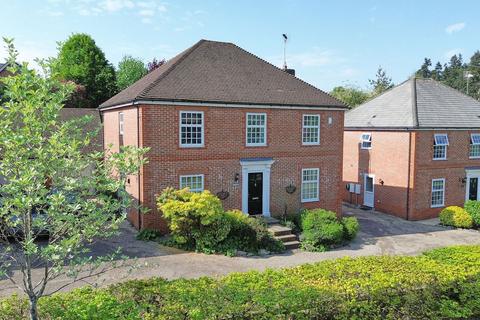 Nutley Drive, Fleet GU51 4 bed detached house for sale