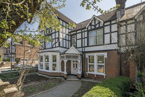 Colyton Road, London SE22 2 bed flat for sale