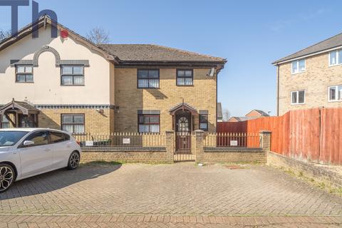Staplers Road, Newport PO30 3 bed semi