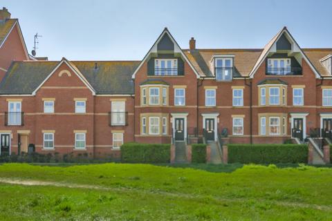 Marine Parade Walk, Felixstowe, Suffolk 3 bed terraced house for sale