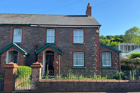 2 bedroom semi-detached house for sale