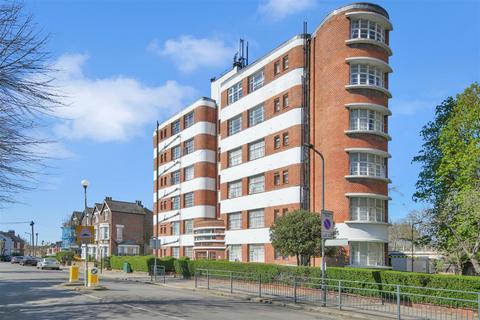 Park Avenue, London NW2 3 bed flat for sale