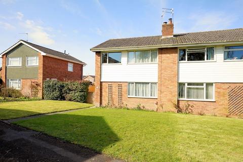 Greenslade Gardens, Nailsea BS48 3 bed semi