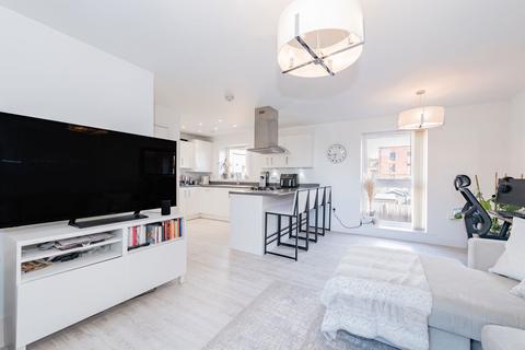 Mansfield Park Street, Southampton SO18 2 bed flat for sale