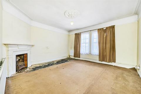 Upper Richmond Road West, East Sheen... 2 bed flat for sale