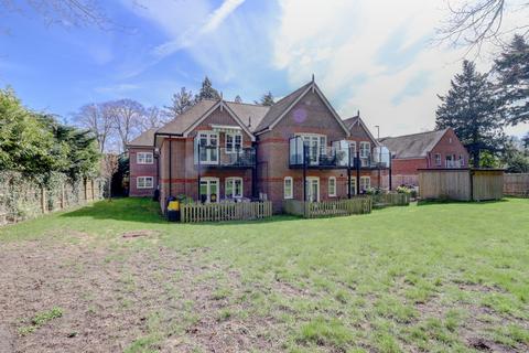 Amersham Road, Buckinghamshire HP13 2 bed apartment for sale