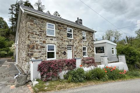 Rhyddlan, Llanybydder 3 bed cottage for sale