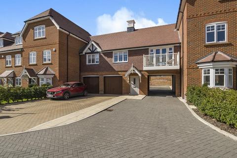 Sunninghill,  Berkshire,  SL5 2 bed link detached house for sale