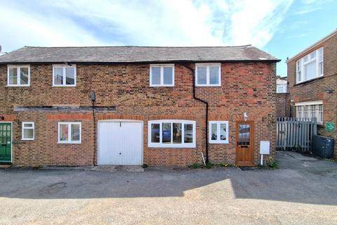 High Street, Hassocks BN6 2 bed semi