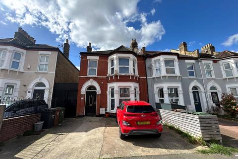 Ardfillan Road, Catford, SE6 3 bed end of terrace house for sale