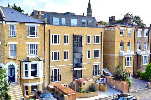 Bennett Park, Blackheath, London, SE3 2 bed apartment for sale