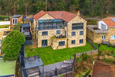 Fairburn WF11 6 bed detached house for sale