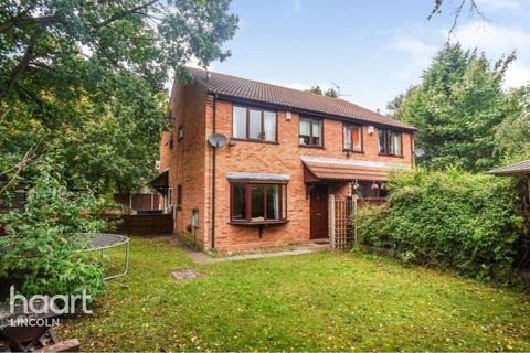 2 bedroom semi-detached house for sale
