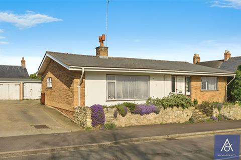 Halse Road, Northamptonshire NN13 4 bed bungalow for sale
