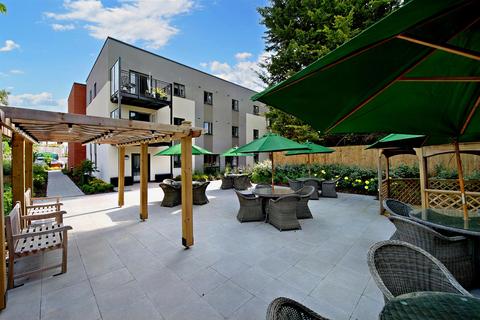Kingfisher Court, South Street, Taunton 2 bed apartment for sale