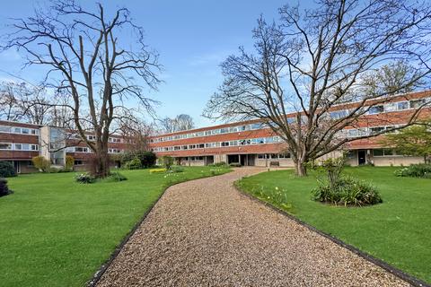 Cambridge CB2 3 bed flat for sale