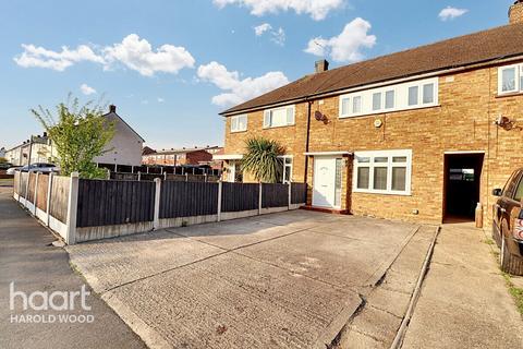 Colne Drive, Romford 2 bed terraced house for sale