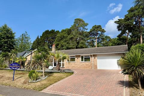 St. Ives Wood, BH24 2EA 3 bed bungalow for sale