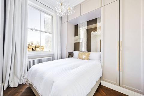 Redcliffe Square, Chelsea, London, SW10 2 bed flat for sale
