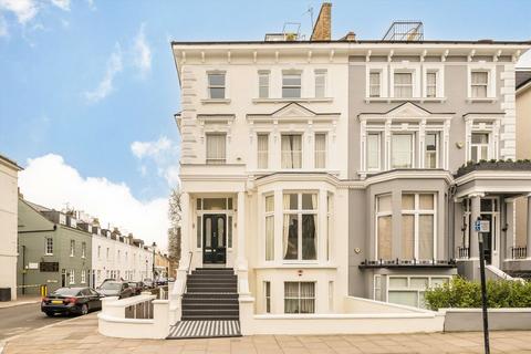 Belsize Park Gardens, London NW3 3 bed flat for sale